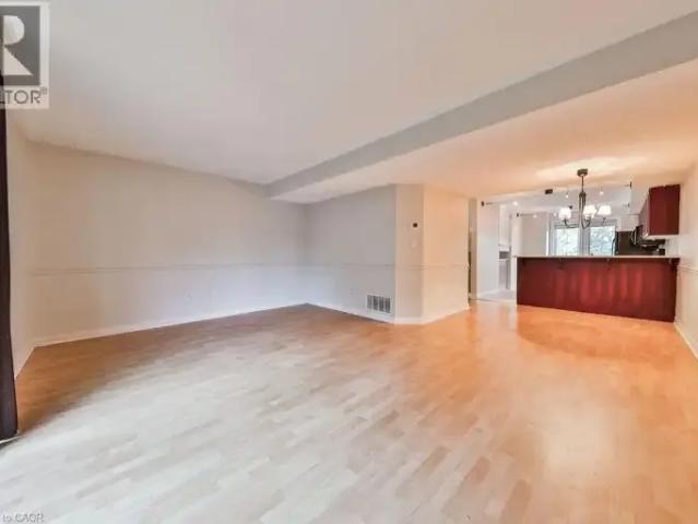 For Rent 2 Bedroom Townhouse Burlington ON DS103119065