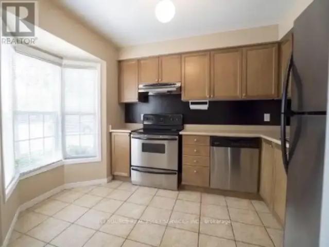 For Rent 2 Bedroom Townhouse Burlington ON DS104142745