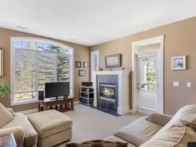 For Rent 2 Bedroom Townhouse Calgary AB DLS102085565