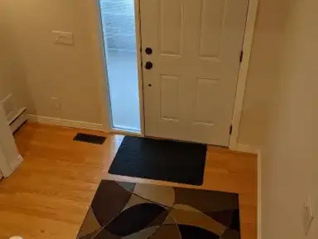 For Rent 2 Bedroom Townhouse Calgary AB DLS102338936