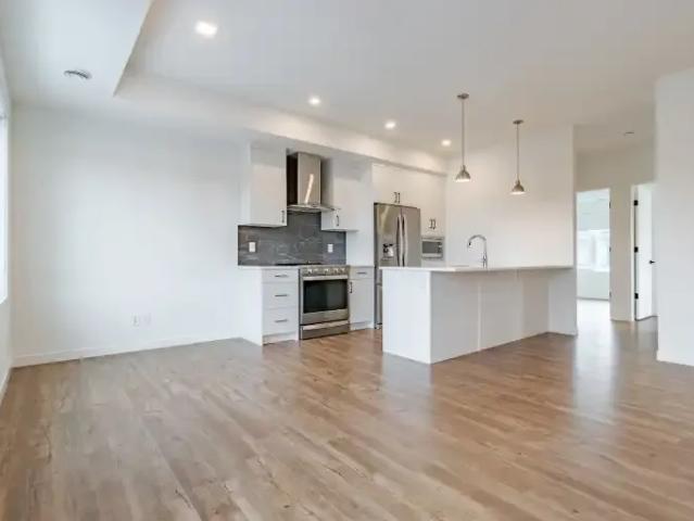 For Rent 2 Bedroom Townhouse Calgary AB DLS102845583