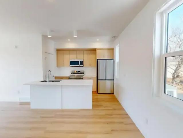 For Rent 2 Bedroom Townhouse Calgary AB DLS102846529
