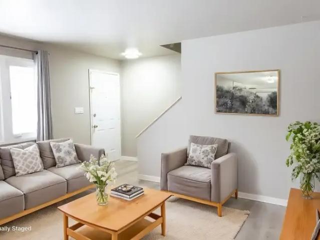 For Rent 2 Bedroom Townhouse Calgary AB DS96586138