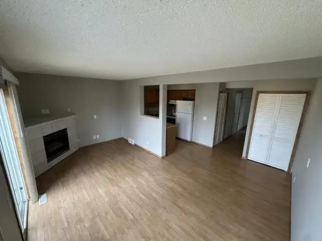 For Rent 2 Bedroom Townhouse Calgary AB DS101827647