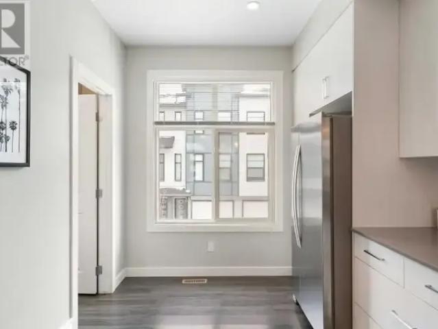 For Rent 2 Bedroom Townhouse Calgary AB DS101879425