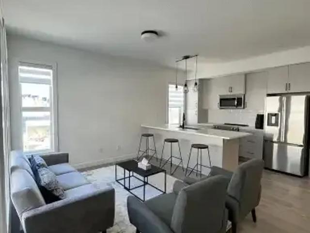 For Rent 2 Bedroom Townhouse Calgary AB DS102794793