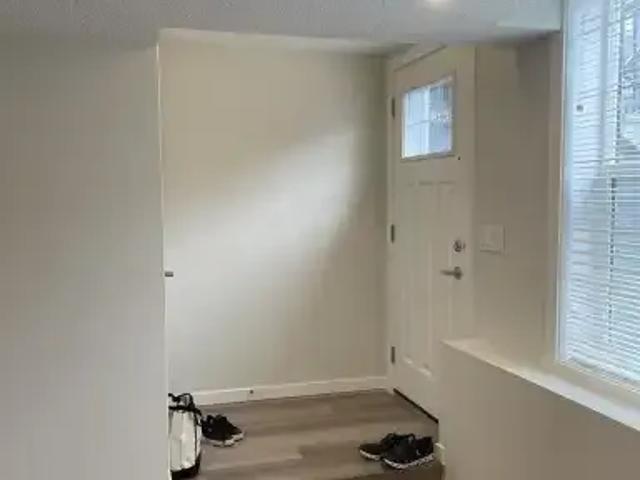 For Rent 2 Bedroom Townhouse Calgary AB DS103593985