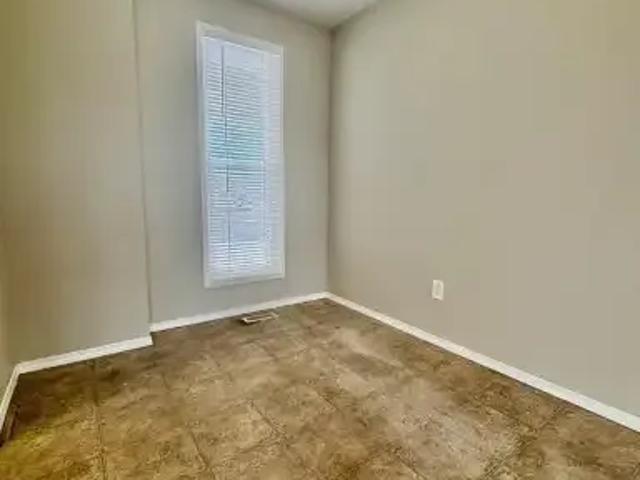 For Rent 2 Bedroom Townhouse Calgary AB DS103840185