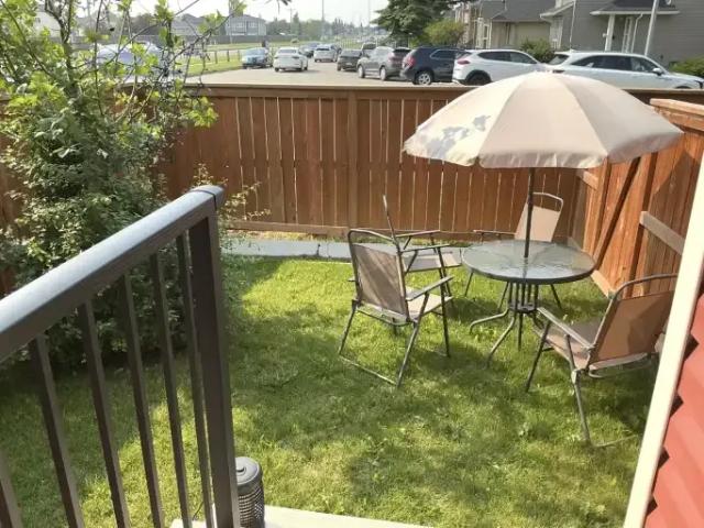 For Rent 2 Bedroom Townhouse Calgary AB DS103840208