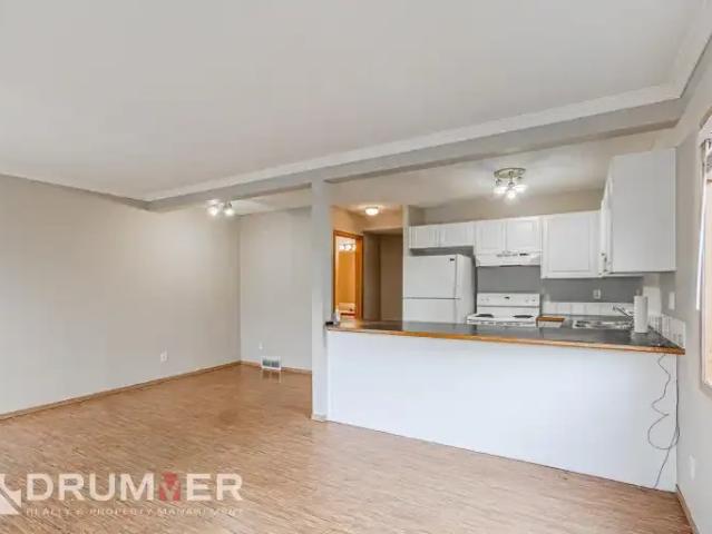 For Rent 2 Bedroom Townhouse Calgary AB DS103011742