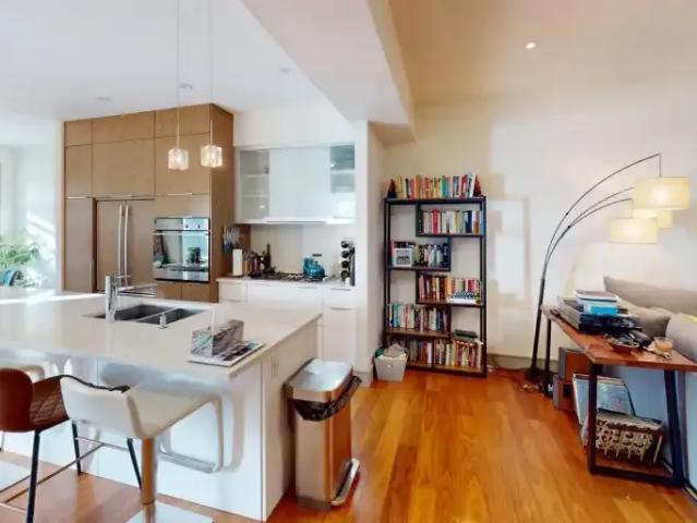 For Rent 2 Bedroom Townhouse Calgary AB DS103011784