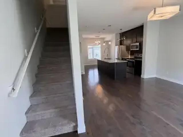 For Rent 2 Bedroom Townhouse Calgary AB DS103118906