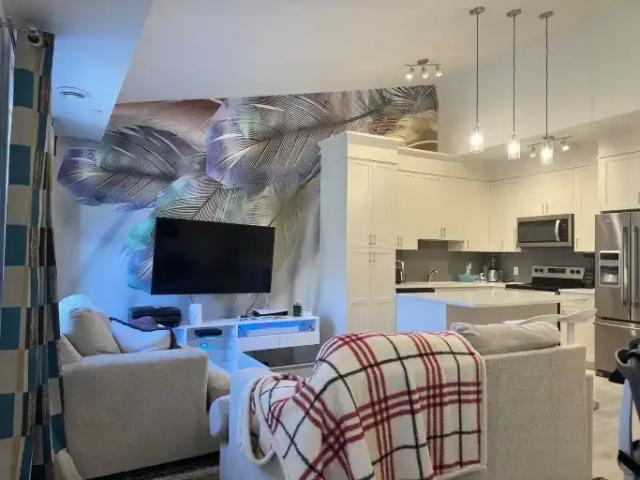 For Rent 2 Bedroom Townhouse Calgary AB DS103322118