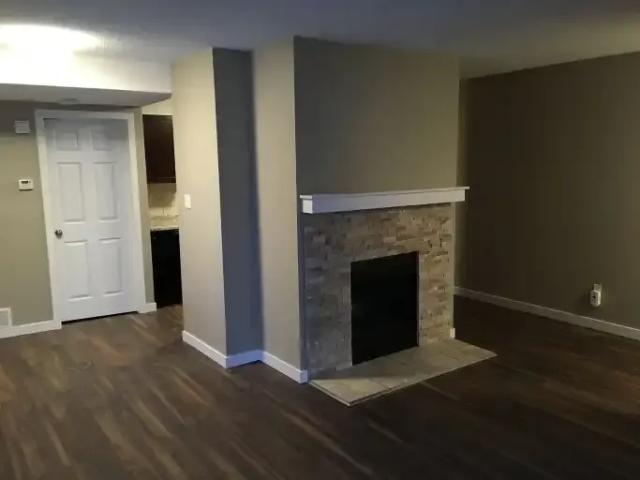 For Rent 2 Bedroom Townhouse Calgary AB DS103338267
