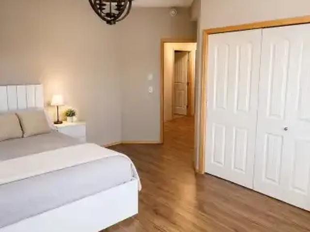 For Rent 2 Bedroom Townhouse Calgary AB DS104401572