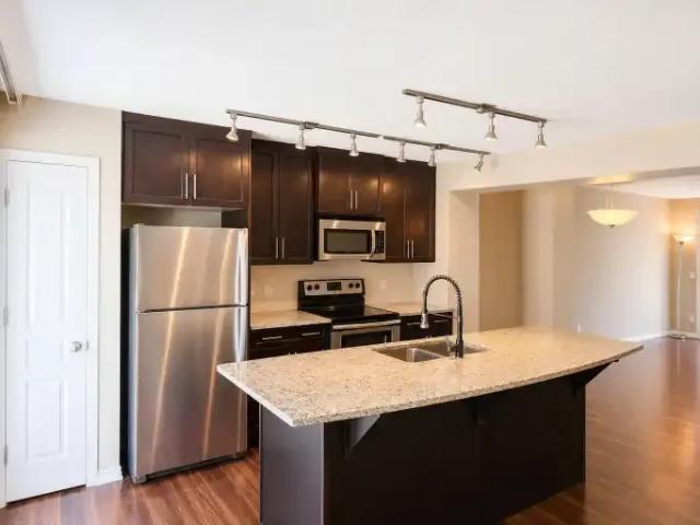 For Rent 2 Bedroom Townhouse Calgary AB DS104401360