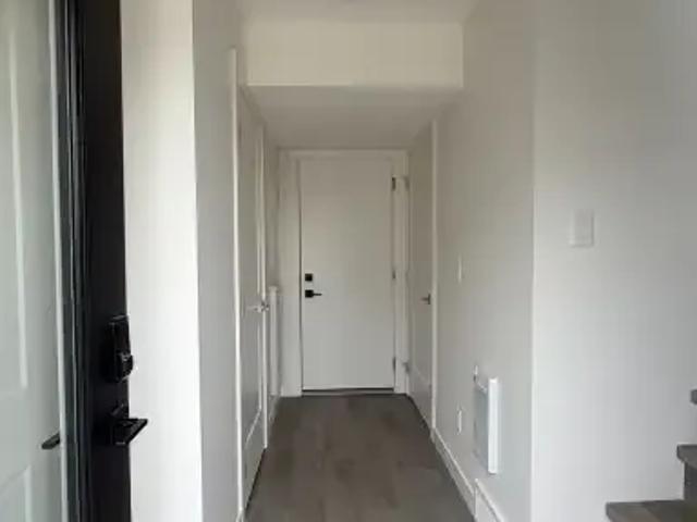 For Rent 2 Bedroom Townhouse Calgary AB DS104434131