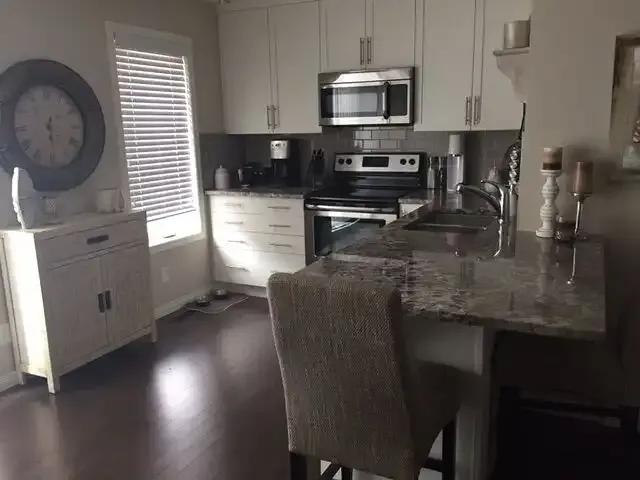 For Rent 2 Bedroom Townhouse Calgary AB DS104638461