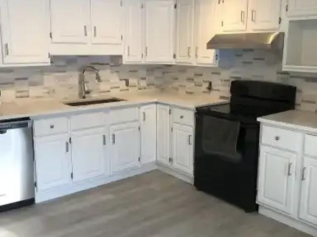 For Rent 2 Bedroom Townhouse Calgary AB DS104710998