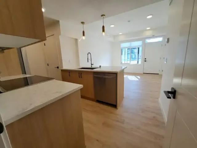 For Rent 2 Bedroom Townhouse Calgary AB DS104711441
