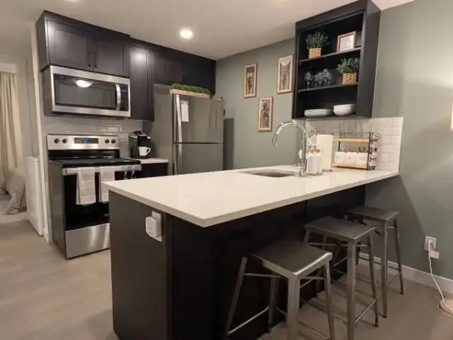 For Rent 2 Bedroom Townhouse Calgary AB DS104782688