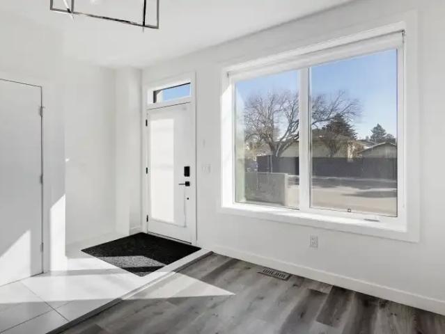 For Rent 2 Bedroom Townhouse Calgary AB DS104940760