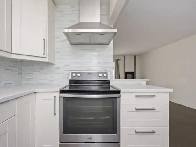 For Rent 2 Bedroom Townhouse Calgary AB DS104972983
