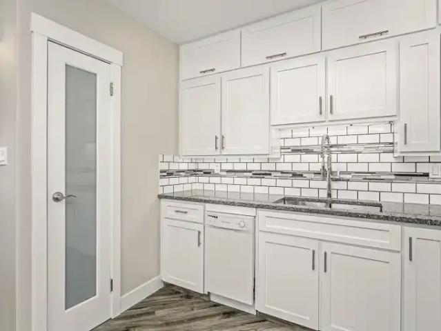 For Rent 2 Bedroom Townhouse Calgary AB DS104141533