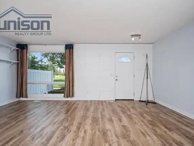 For Rent 2 Bedroom Townhouse Calgary AB DS104180628
