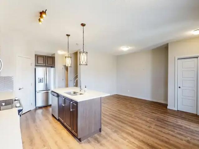For Rent 2 Bedroom Townhouse Calgary AB DS104180871
