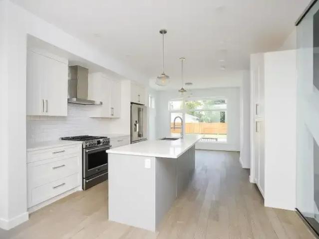 For Rent 2 Bedroom Townhouse Calgary AB DS104180390