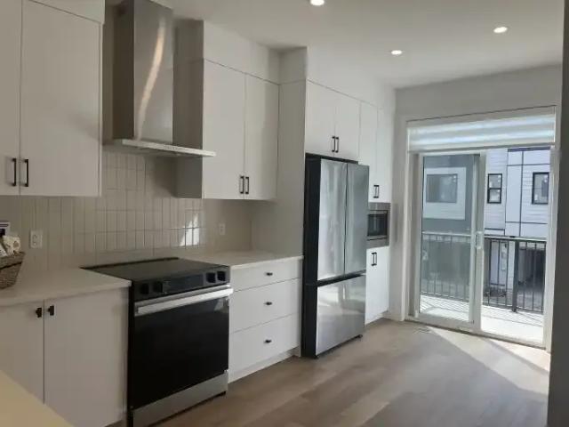For Rent 2 Bedroom Townhouse Calgary AB DS104181222