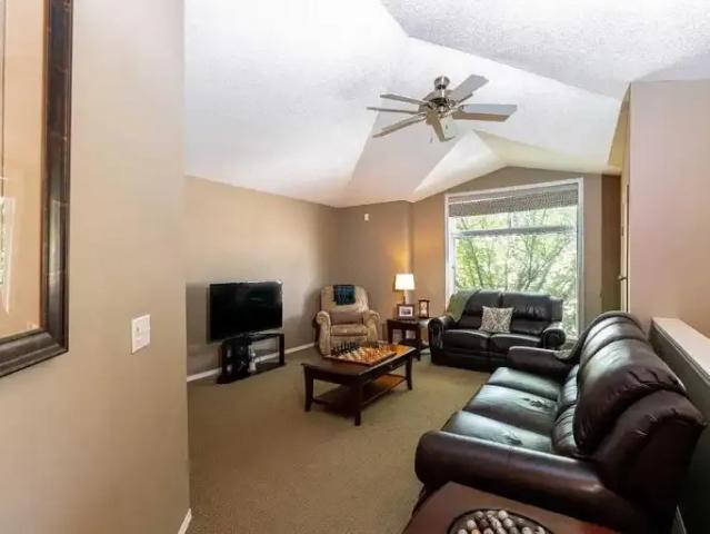 For Rent 2 Bedroom Townhouse Calgary AB DS104182442