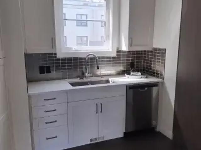 For Rent 2 Bedroom Townhouse Calgary AB DS104182466
