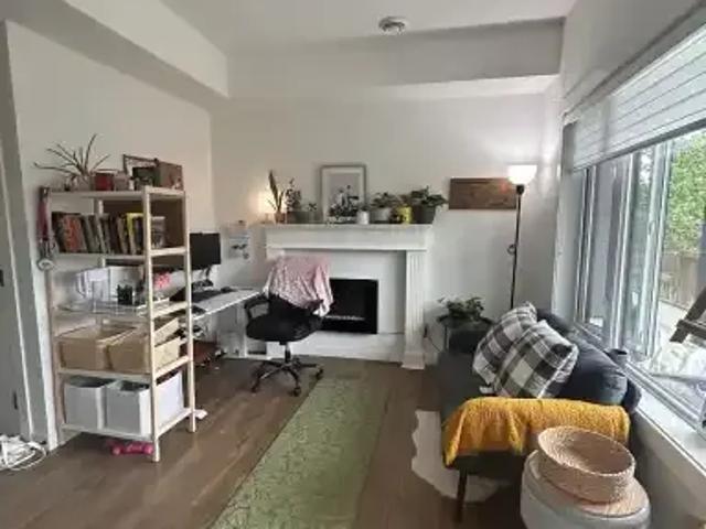 For Rent 2 Bedroom Townhouse Calgary AB DS104182021