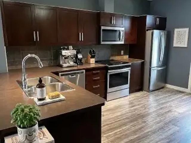 For Rent 2 Bedroom Townhouse Calgary AB DS104182167