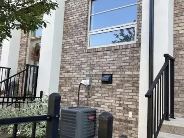 For Rent 2 Bedroom Townhouse Calgary AB DS105135632