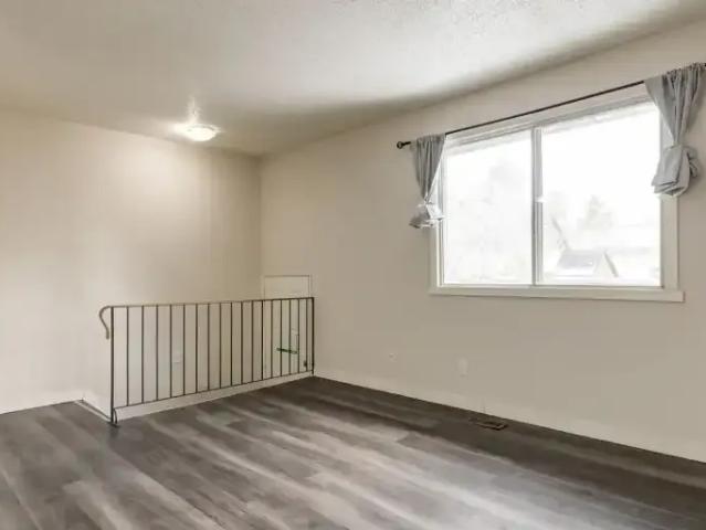 For Rent 2 Bedroom Townhouse Camrose AB DS104862686