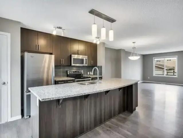 For Rent 2 Bedroom Townhouse Edmonton AB DLS103011748