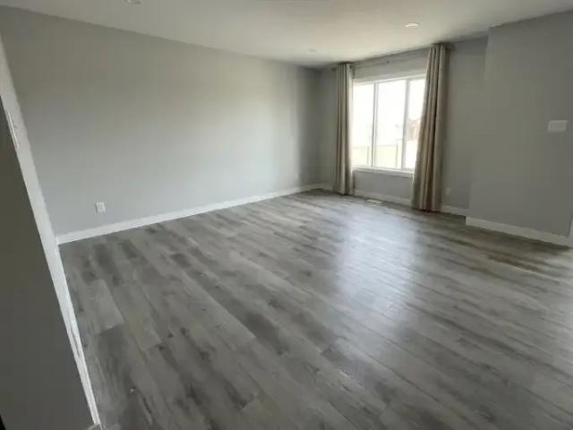 For Rent 2 Bedroom Townhouse Edmonton AB DS104181758