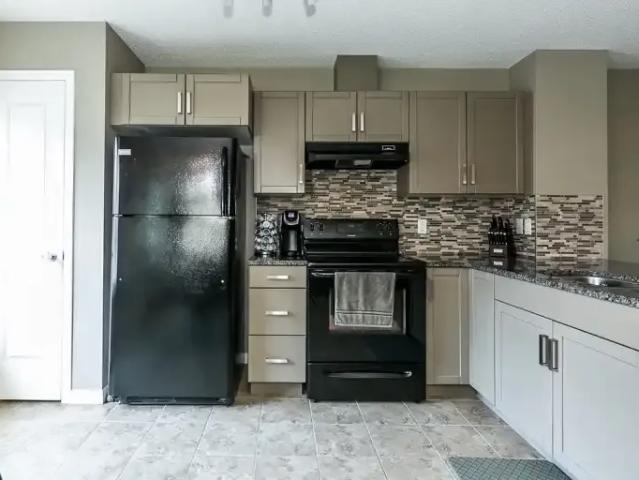 For Rent 2 Bedroom Townhouse Edmonton AB DS104888510