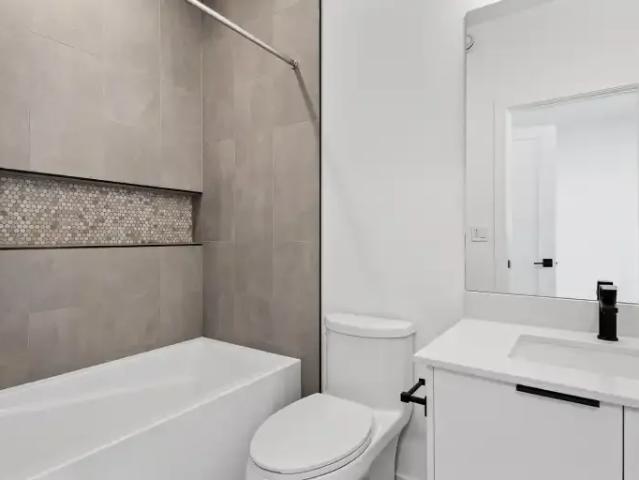 For Rent 2 Bedroom Townhouse Edmonton AB DS102658556