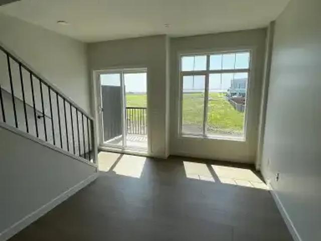 For Rent 2 Bedroom Townhouse Edmonton AB DS102846668