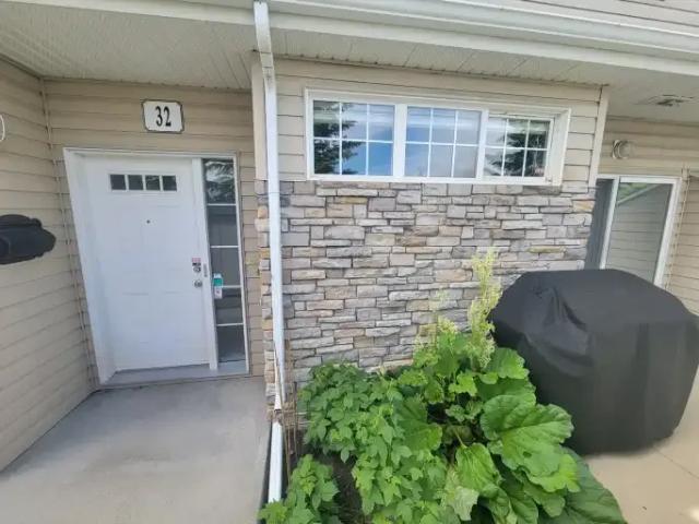 For Rent 2 Bedroom Townhouse Edmonton AB DS103151720