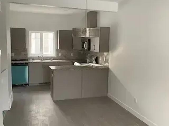 For Rent 2 Bedroom Townhouse Edmonton AB DS97877760