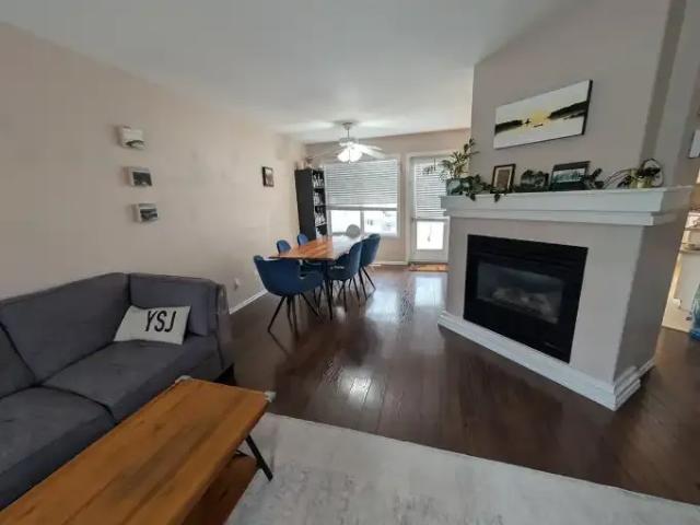 For Rent 2 Bedroom Townhouse Fort McMurray AB DS102468221