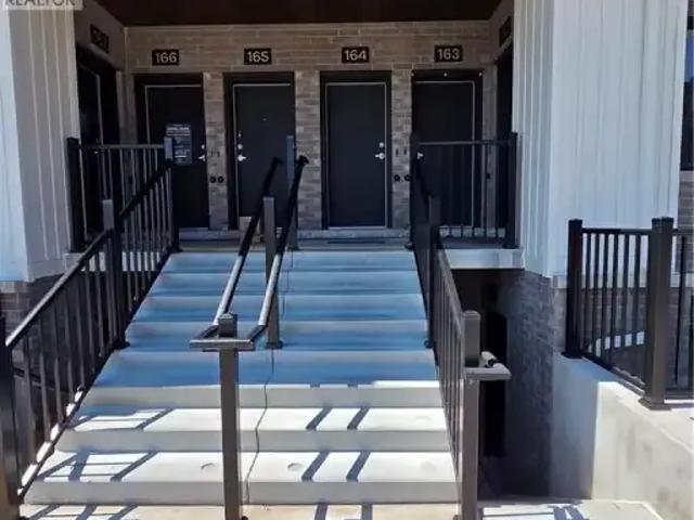 For Rent 2 Bedroom Townhouse Guelph ON DS104106774