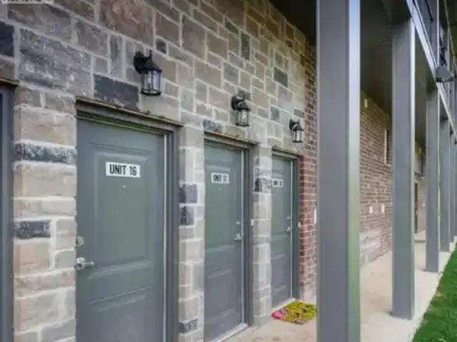 For Rent 2 Bedroom Townhouse Kitchener ON DS102113836