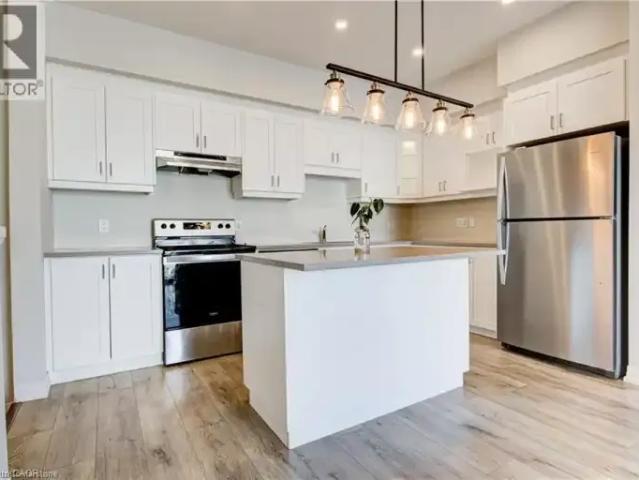 For Rent 2 Bedroom Townhouse Kitchener ON DS103091636