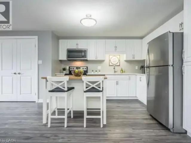 For Rent 2 Bedroom Townhouse Kitchener ON DS104067092
